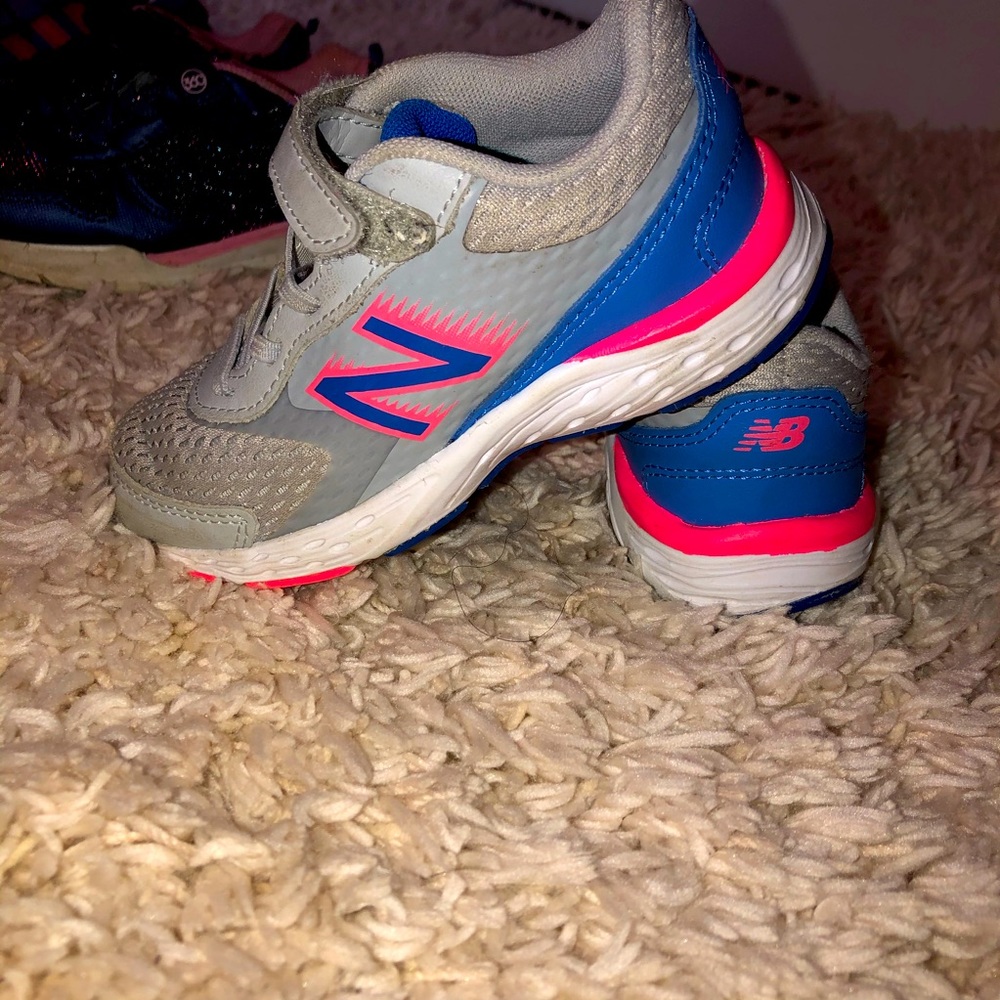 Toddler girls shoe bundle (3)